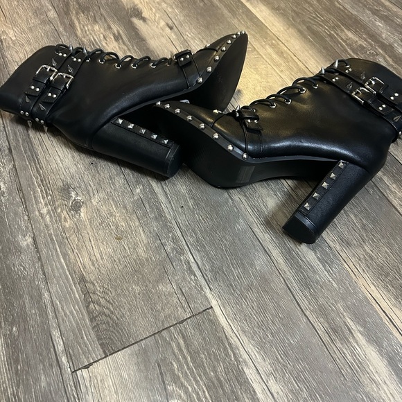 Studded ankle boots - Picture 4 of 4